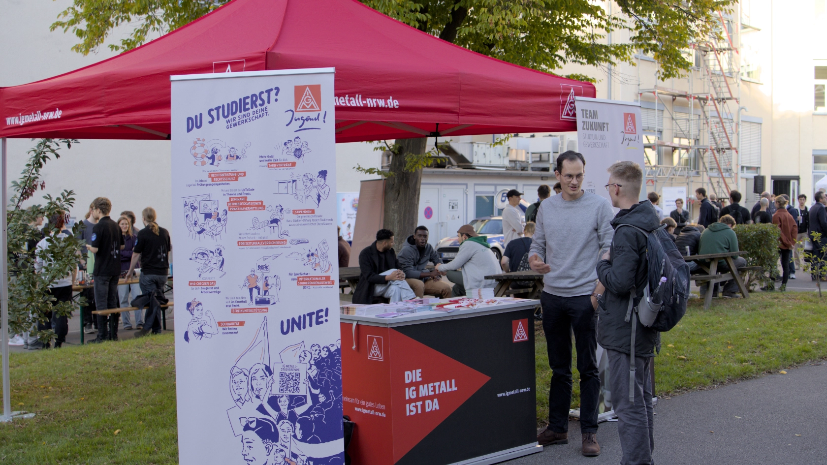 Infostand der IG Metall beim Hoffest der FH Aachen