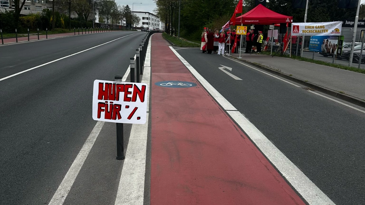Warnstreik Mercedes Benz Aachen