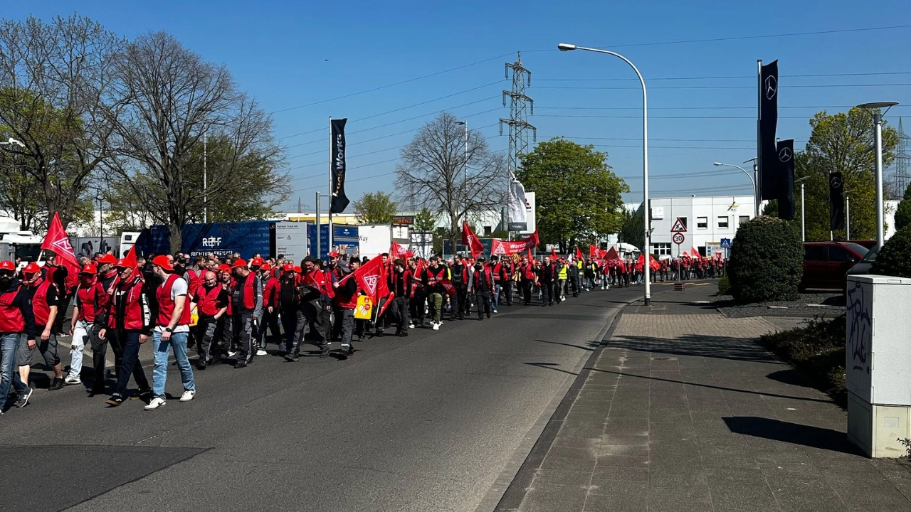 Truck Day Warnstreiks IG Metall NRW Frechen