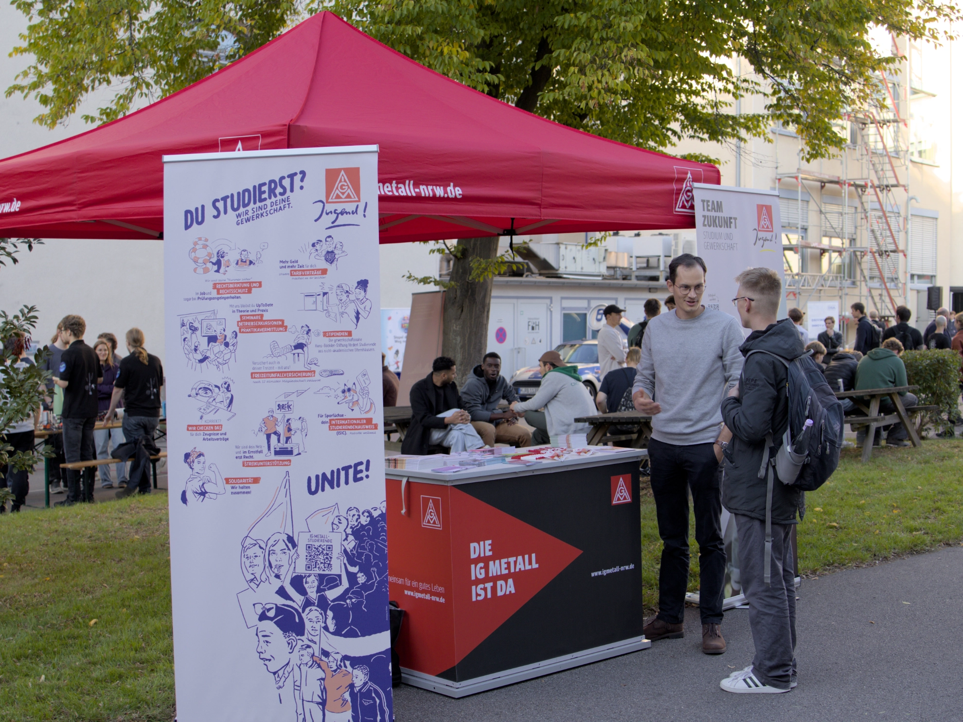Infostand der IG Metall beim Hoffest der FH Aachen