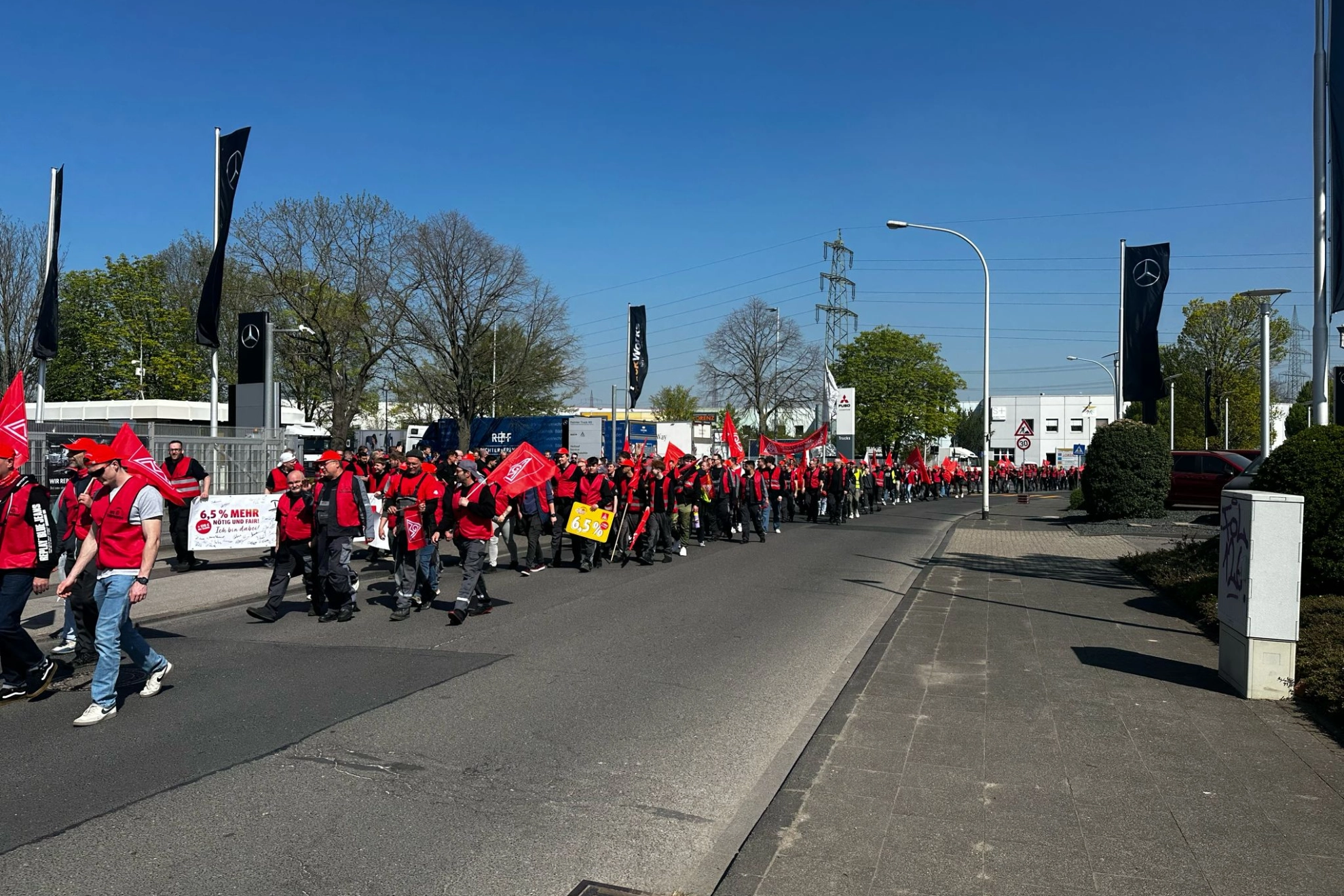 Truck Day Warnstreiks IG Metall NRW Frechen