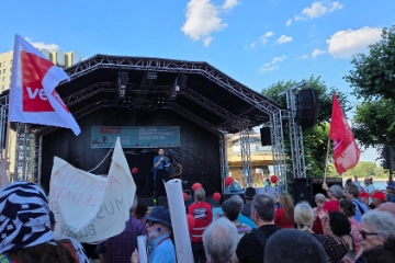 IG Metall Aachen bei Sozialstaats-Demonstration in Köln